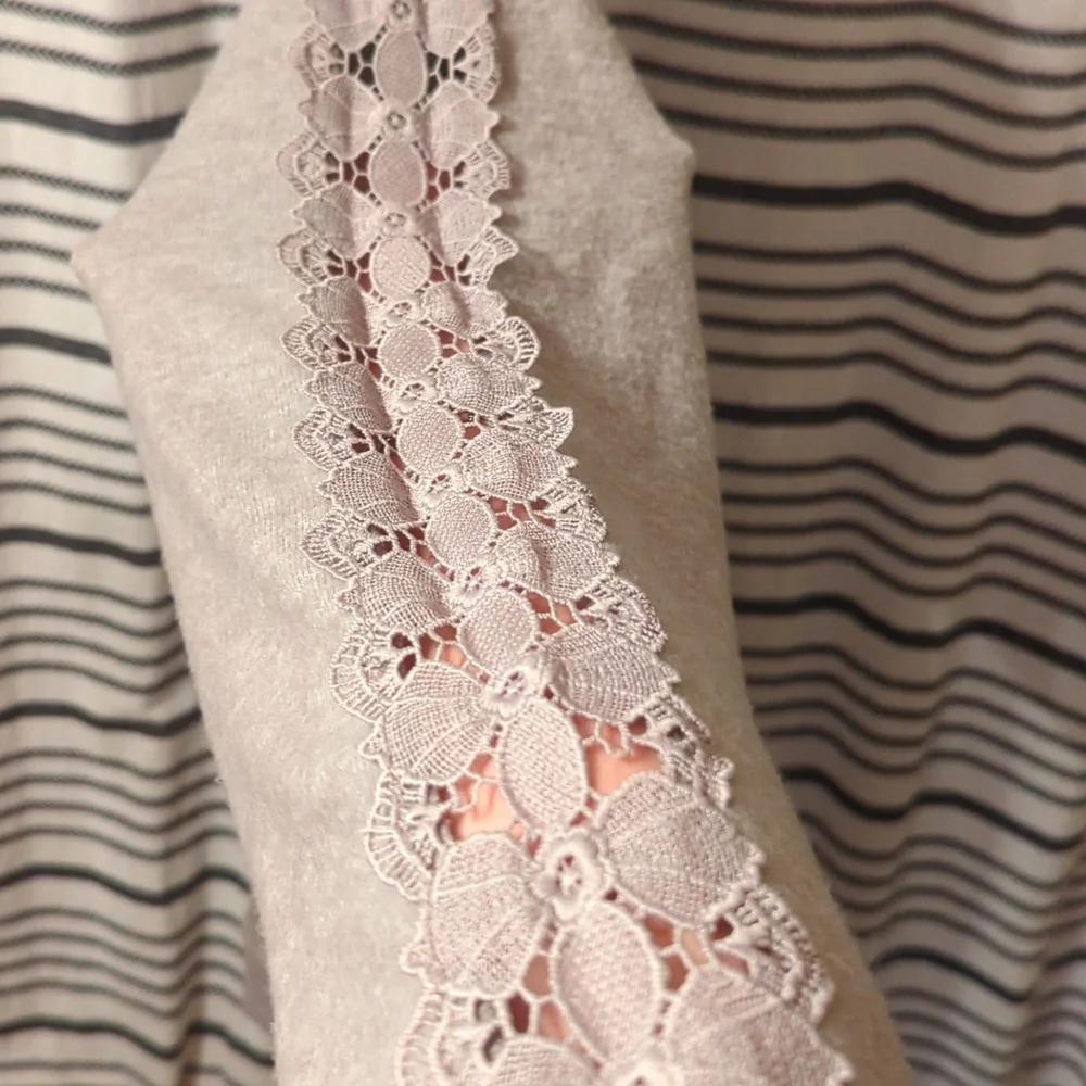 Democracy Lace Sleeve Sweater - Picture 4 of 5